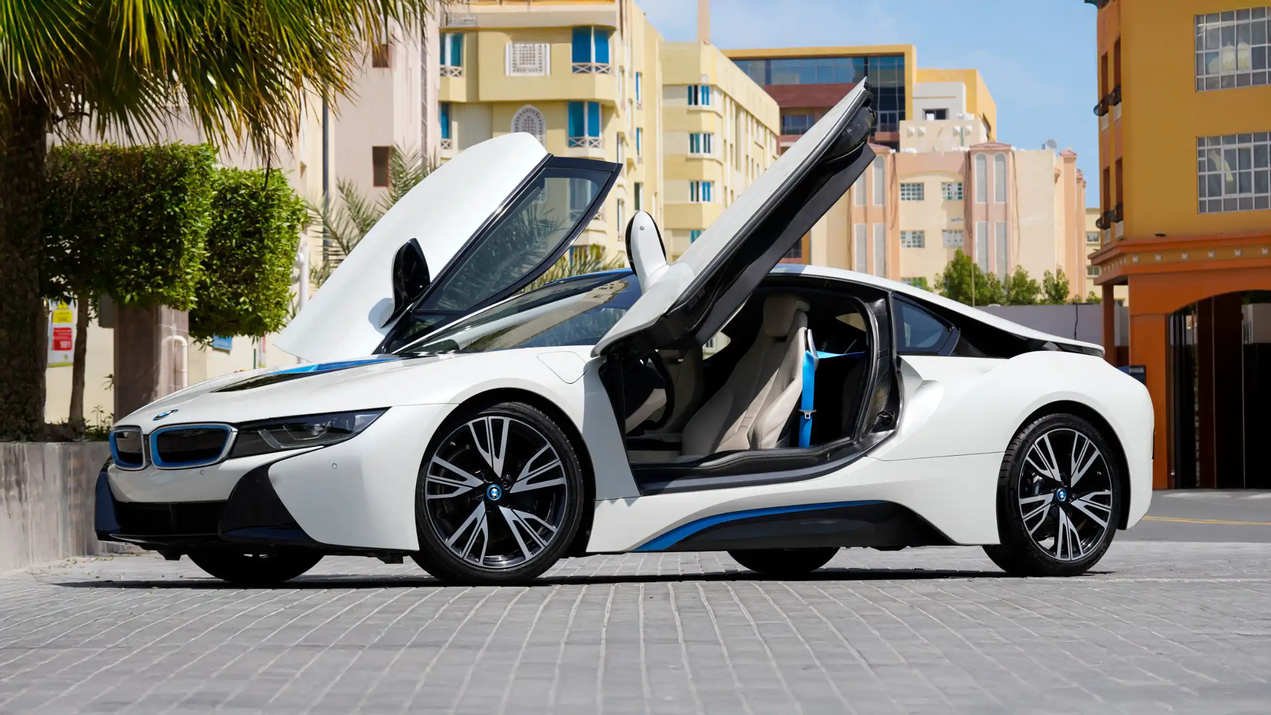 BMW i8