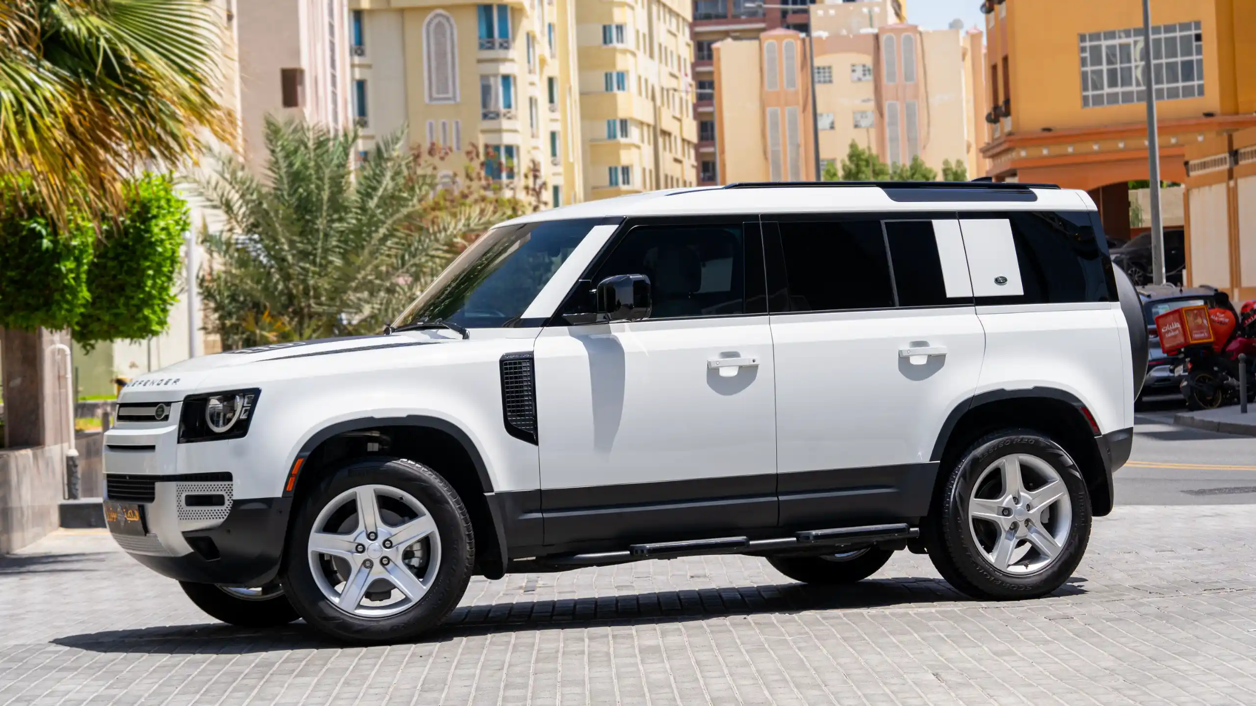 Land Rover Defender 110